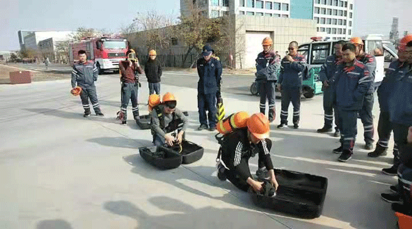 石化公司进行消防交锋活动