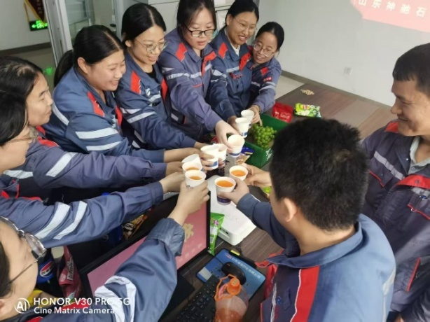 月满中秋，情聚化验室